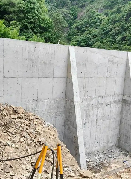 大同新荣区重力式挡土墙